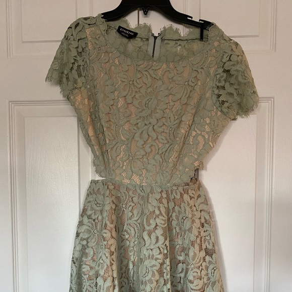 Cutout Lace Dress Sz 2 - Picture 4 of 5